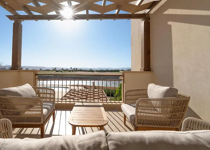 Nyaraló Cyan Lagoon-front Shared Pool & Evening Sunsets